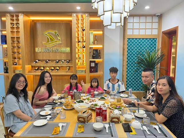 Ảnh minh họa 3: Ăn gì ở Hạ Long? Ghé Nhà hàng Đại Dương Vàng 9999 để thử ăn hải sản ngay khu phố cổ Bãi Cháy
