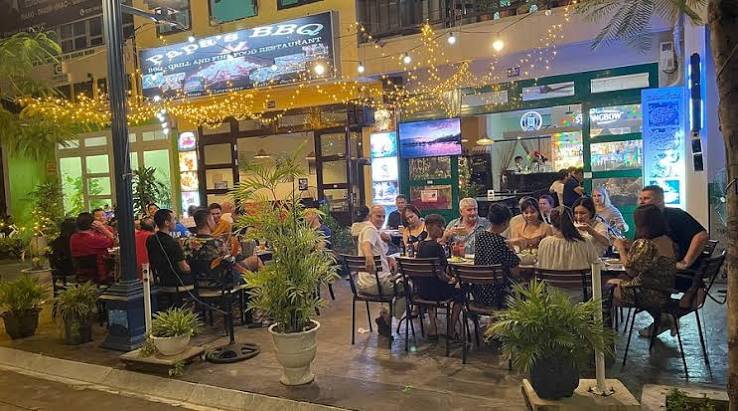 Ảnh minh họa 3: Vi Vu cùng Hoàn gợi ý Papa's BBQ: ăn gì, đi thế nào?