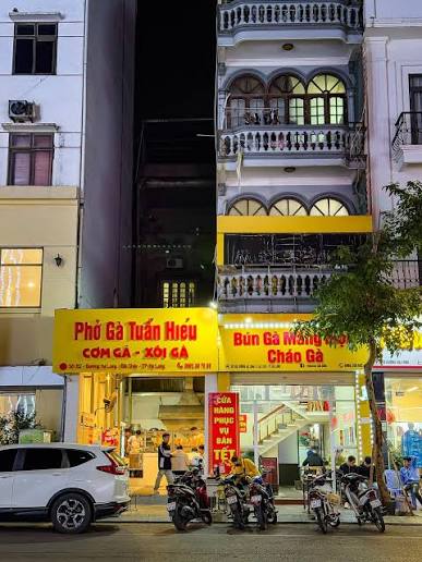 Ảnh minh họa 2: Ăn gì ở Hạ Long? Ghé Phở gà Tuấn Hiếu để thử bữa sáng phở gà dễ ăn ở Bãi Cháy