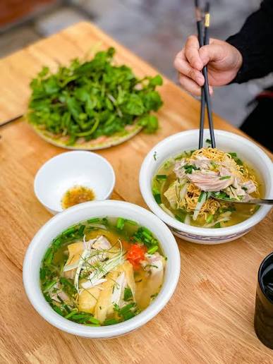 Ảnh minh họa 5: Ăn gì ở Hạ Long? Ghé Phở gà Tuấn Hiếu để thử bữa sáng phở gà dễ ăn ở Bãi Cháy