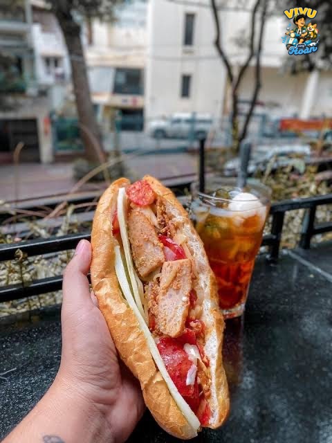 Bánh Mì Dân Tổ Hạ Long có gì đáng thử? Cẩm nang ăn uống tại Hạ Long